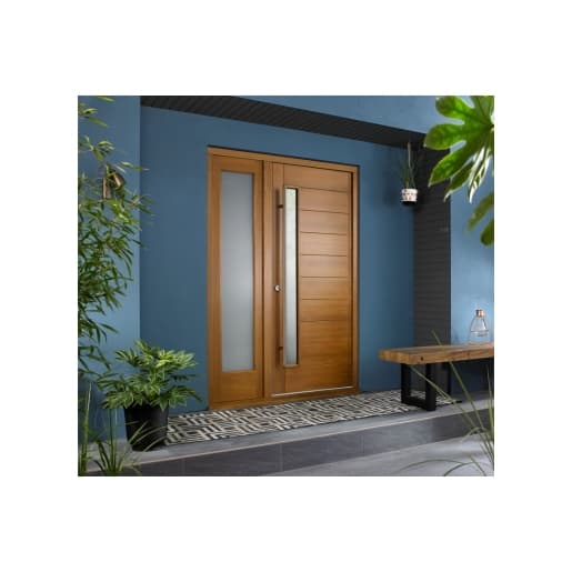 Stockholm External Oak Veneer Door 1981 x 838 x 44mm and Frame with Side Light 610mm Reversible