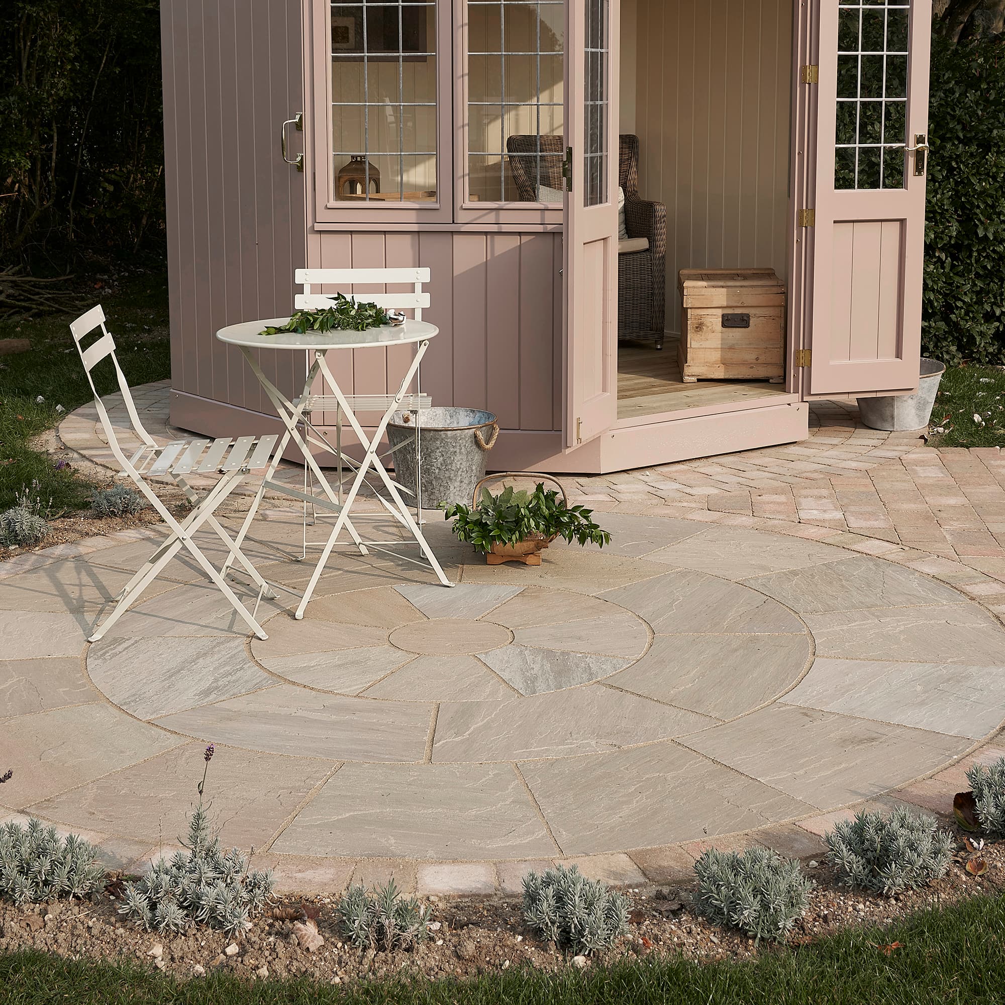 Global Stone Premium Sandstone 1.8m Circles York Green
