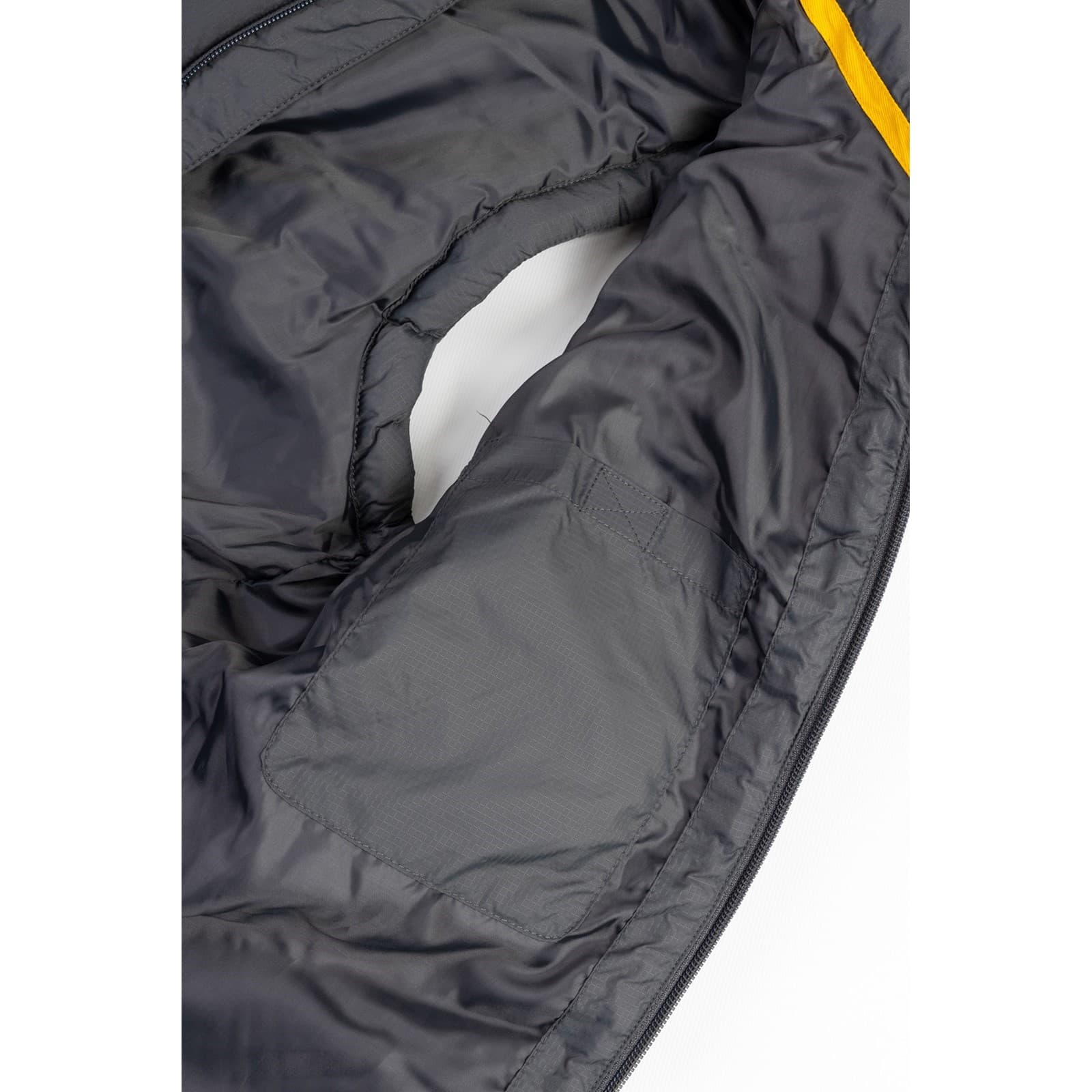 Caterpillar Essentials Body Warmer Size Lge Black 33809-57755-05