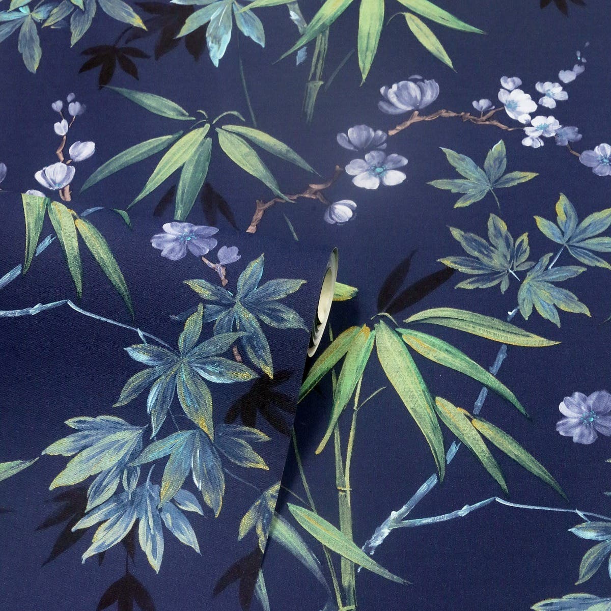 Jasmine Garden Navy Wallpaper - 1005 x 53cm