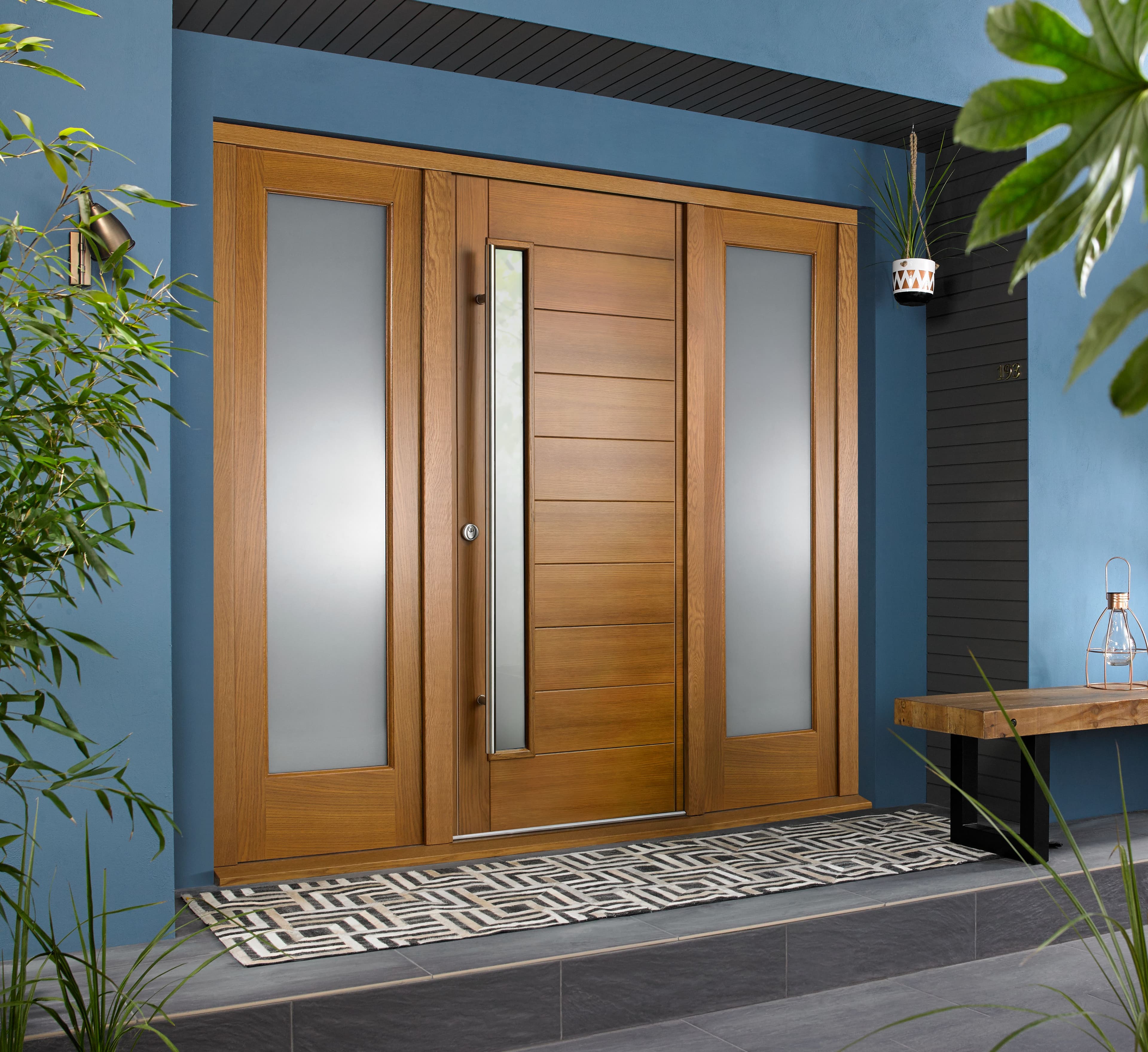 JCI Stockholm External Oak Veneer Door 1981 x 838 x 44mm and Frame with 2 Side Lights 610mm Left and Right Hand