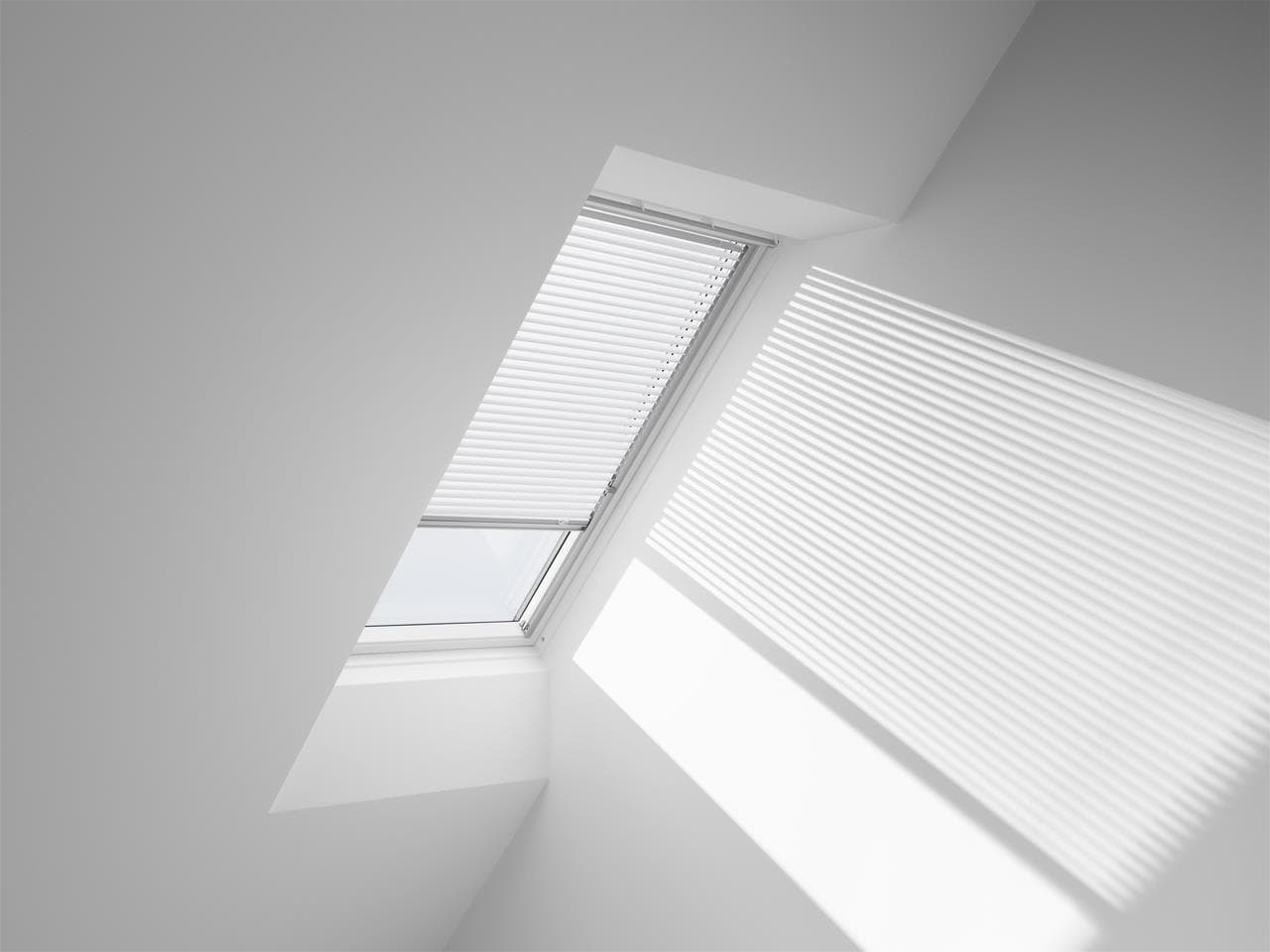 VELUX Venetian Blind White 550 x 980mm