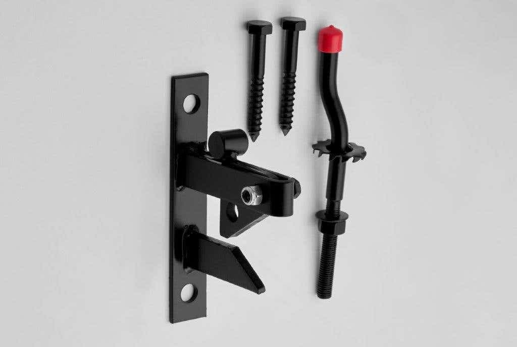 Self Locking Auto Field Gate Catch with Cranked Striker - Black Powder Coated