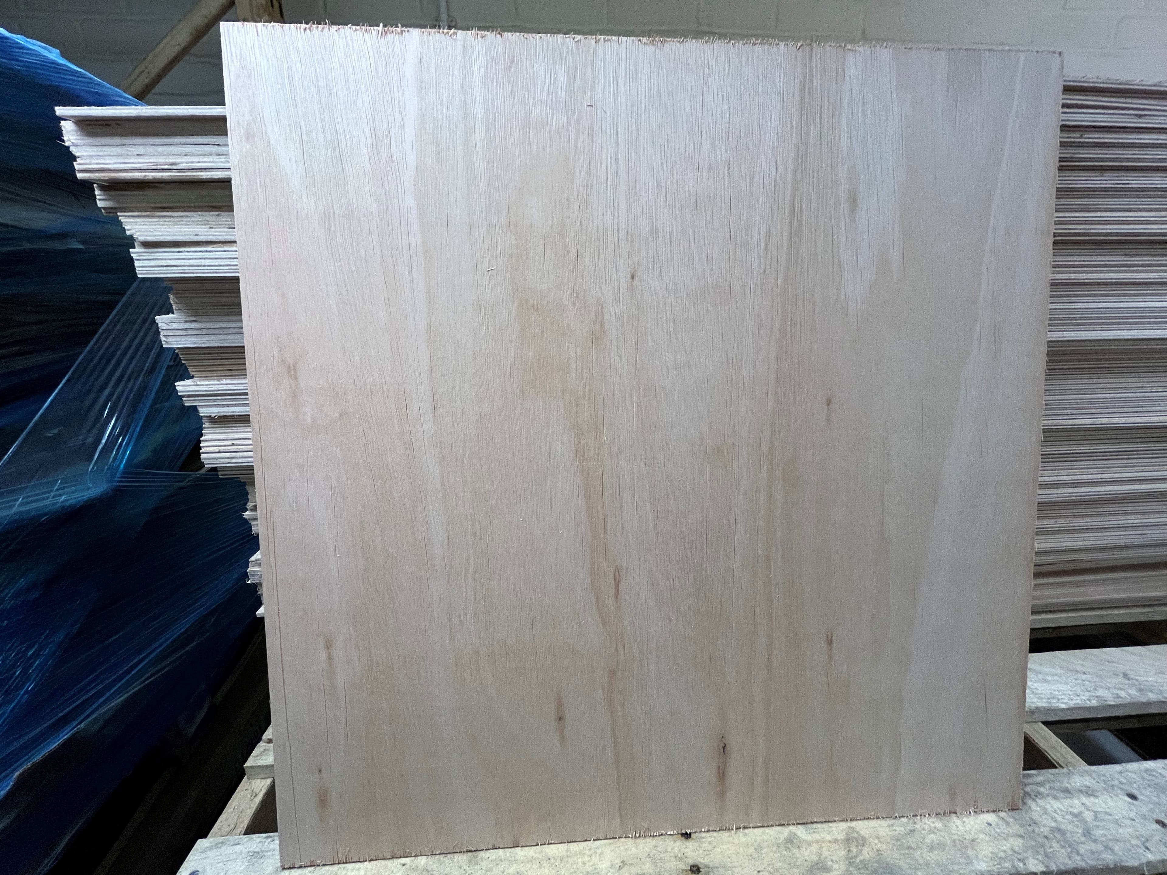 plywood pattress 595 X 595mm ( 600 X 600 ) Box of 5 pieces 6mm thick