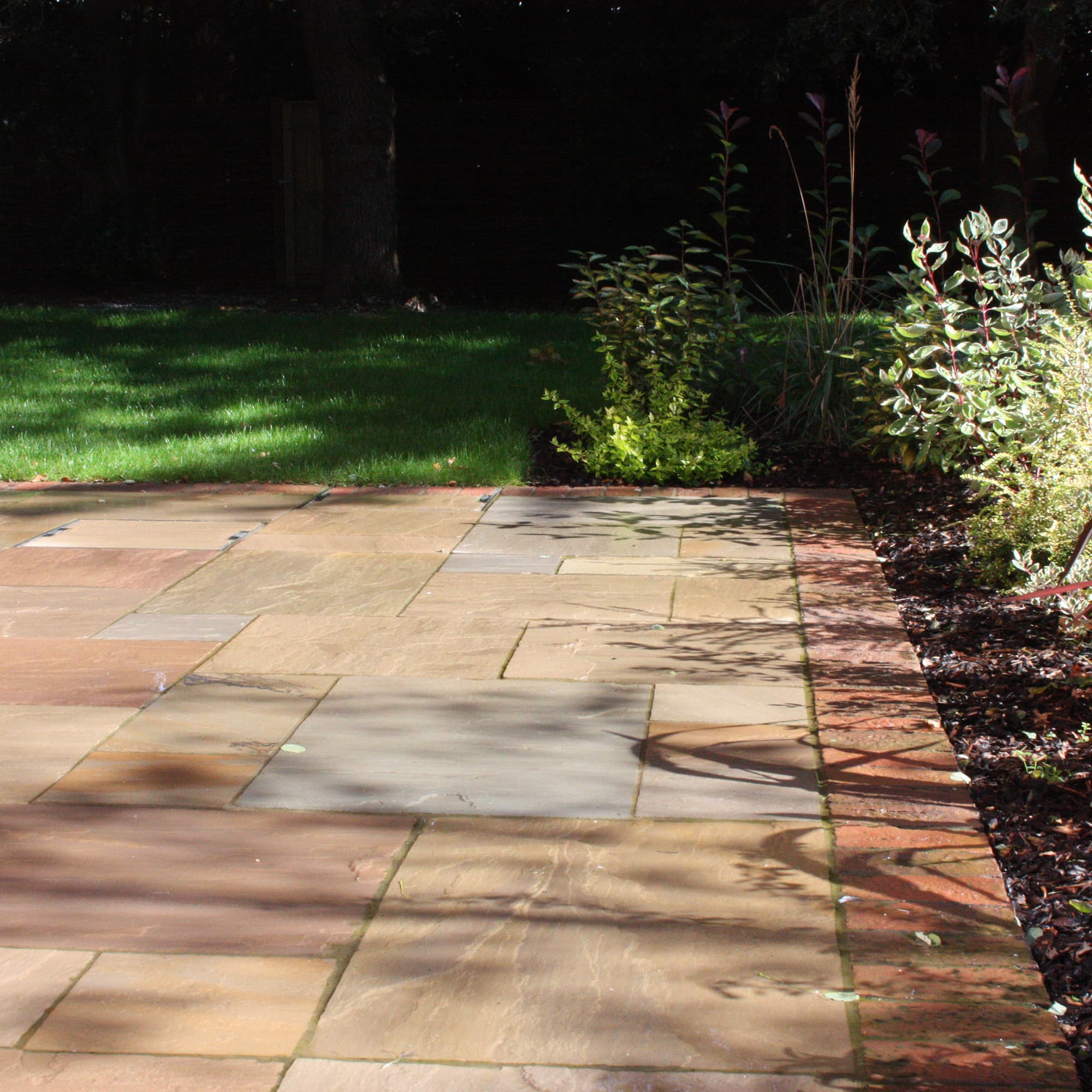 Global Stone Sunset Buff Gardenstone Calibrated Sandstone Paving, 600x600x18mm