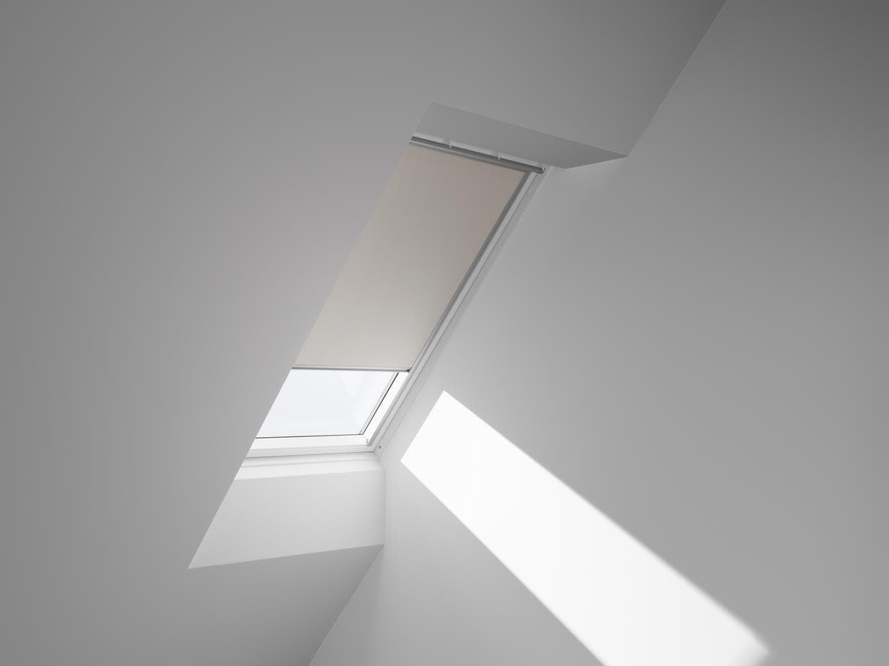 VELUX Manual Blackout Blinds Beige 1340 x 980mm