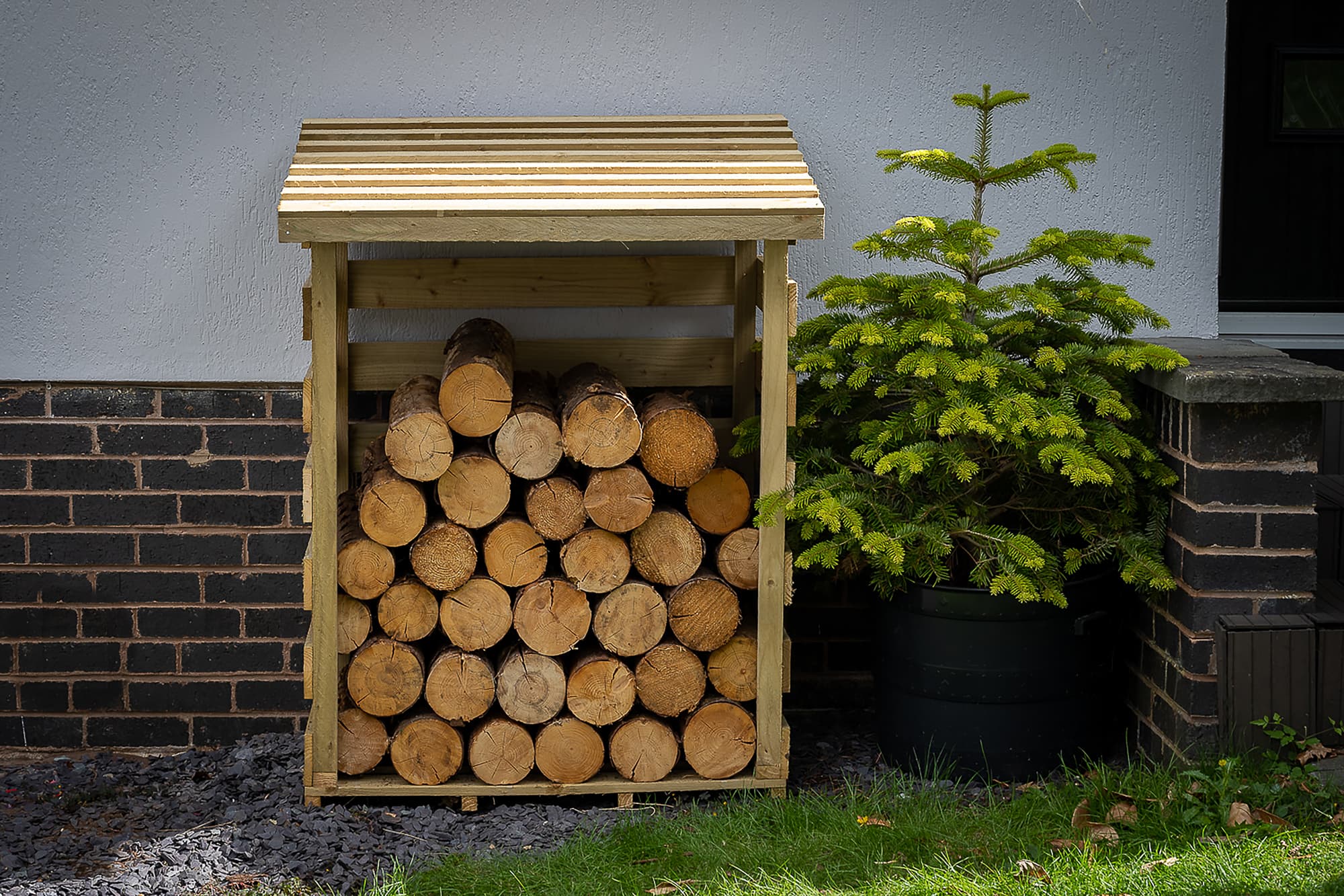 Compact Pent Log Store