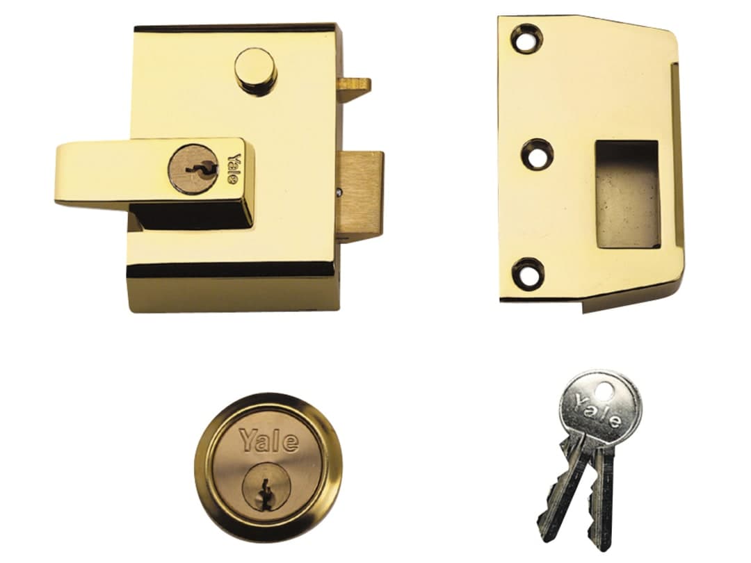 Yale Locks P2 Double Security Nightlatch 40mm Backset Brasslux Finish Visi 6.30002E+11