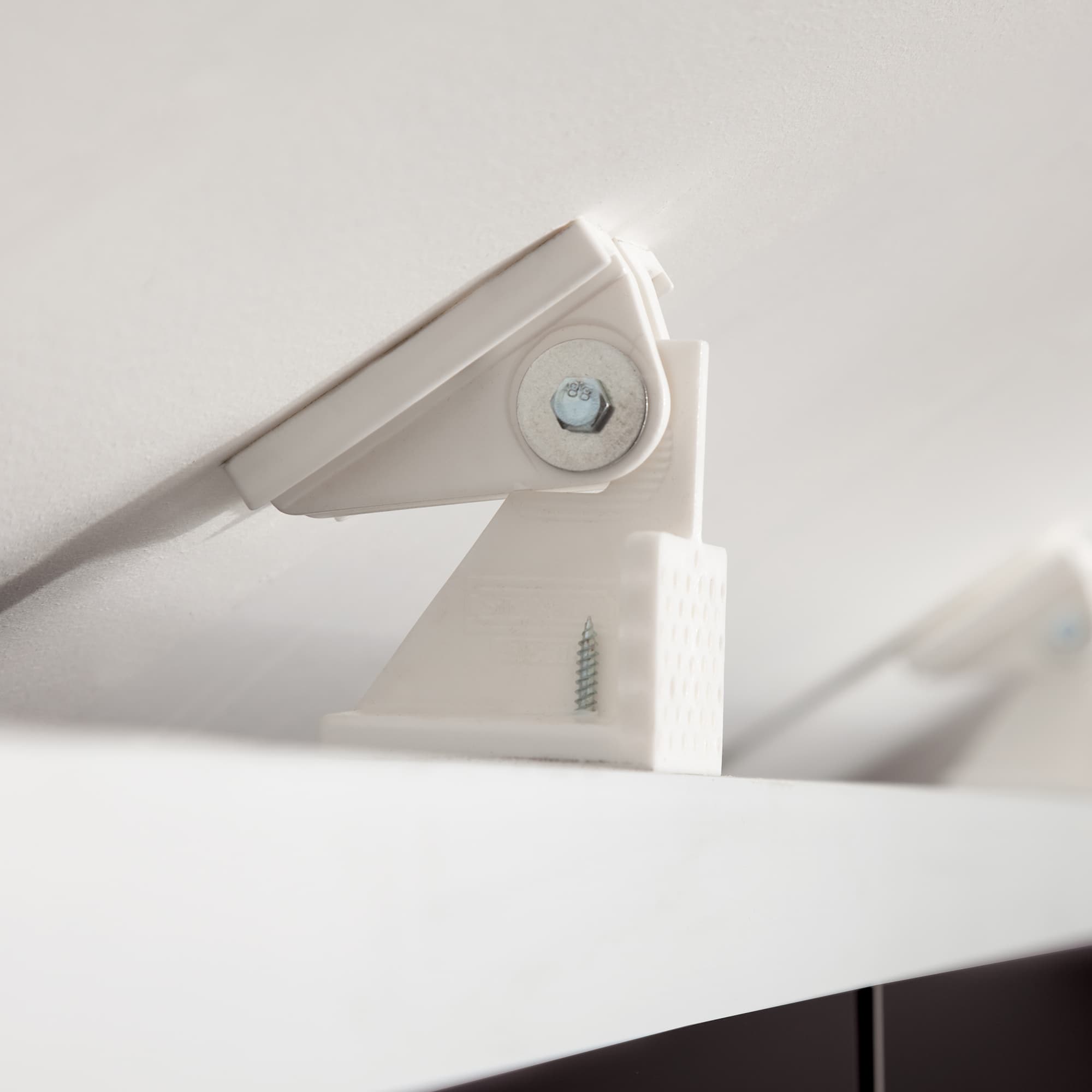 Spacepro White Plastic Angled Ceiling Bracket, Size: 70x95mm
