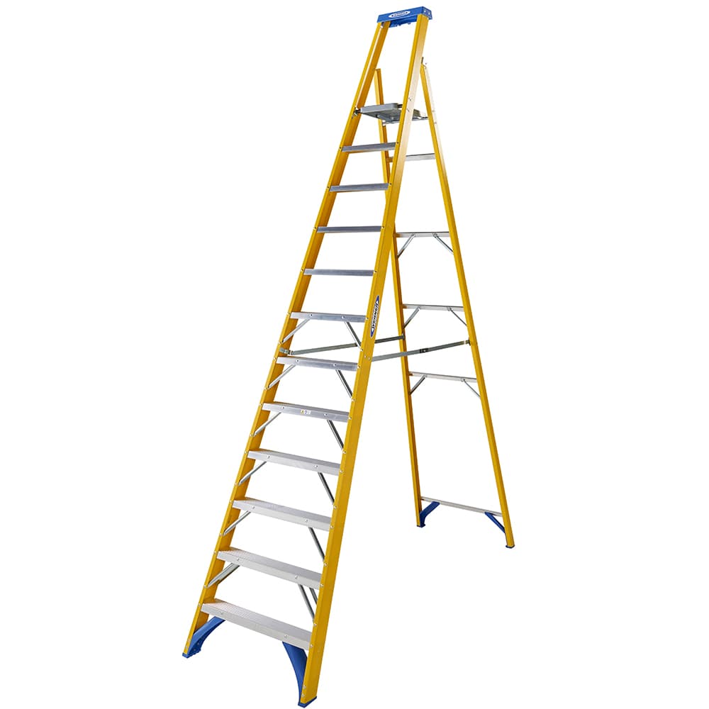 Werner 7171218 Fibreglass Platform Stepladder 12 Tread