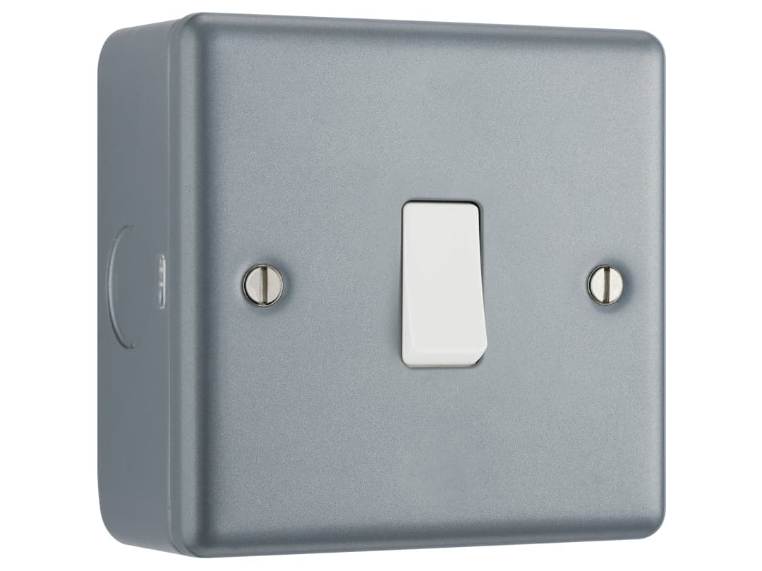 Masterplug Metal Clad 1-Gang 2-Way Light Switch MC512-01