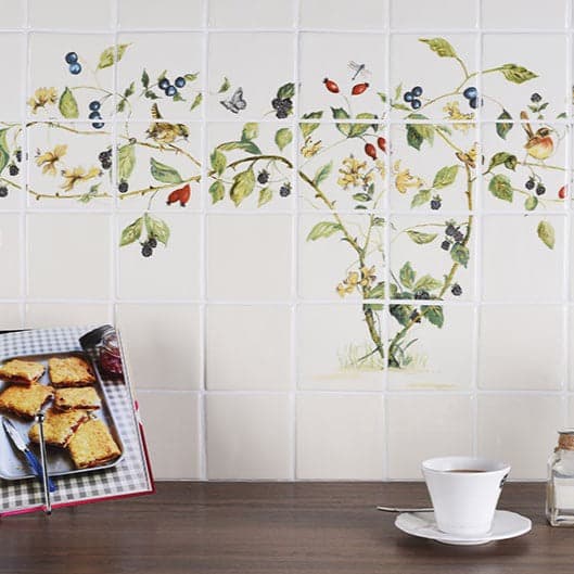 The Winchester Tile Company Classic Hedgerow 22 tile set in Colour on Off White