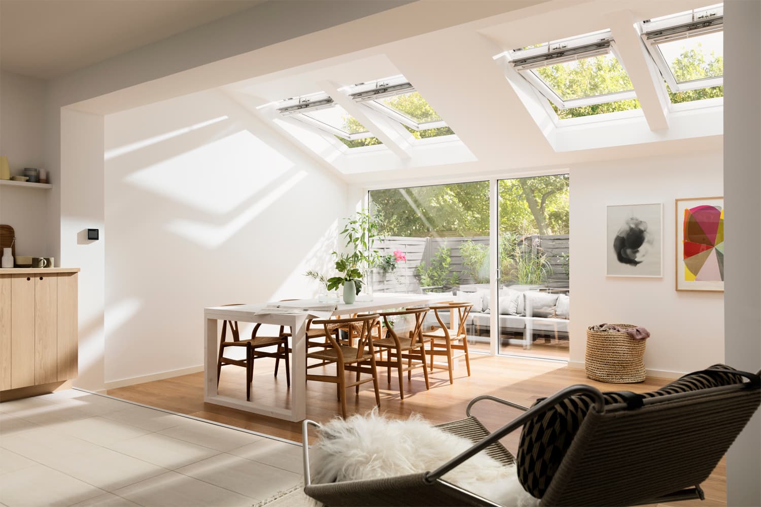VELUX Solar Centre Pivot Roof Window White Painted 550mm x 778mm GGL CK02 207030