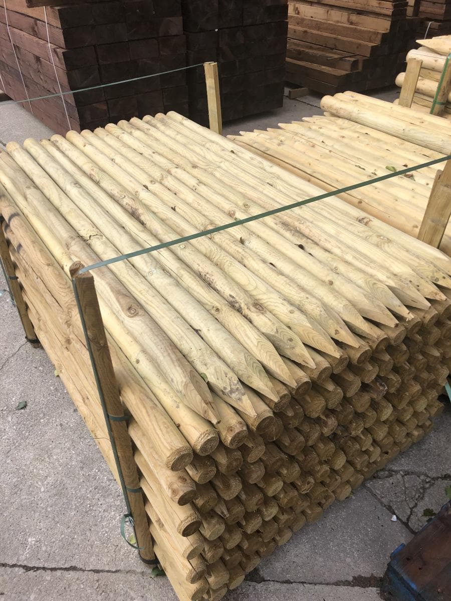 Round Posts Pointed
