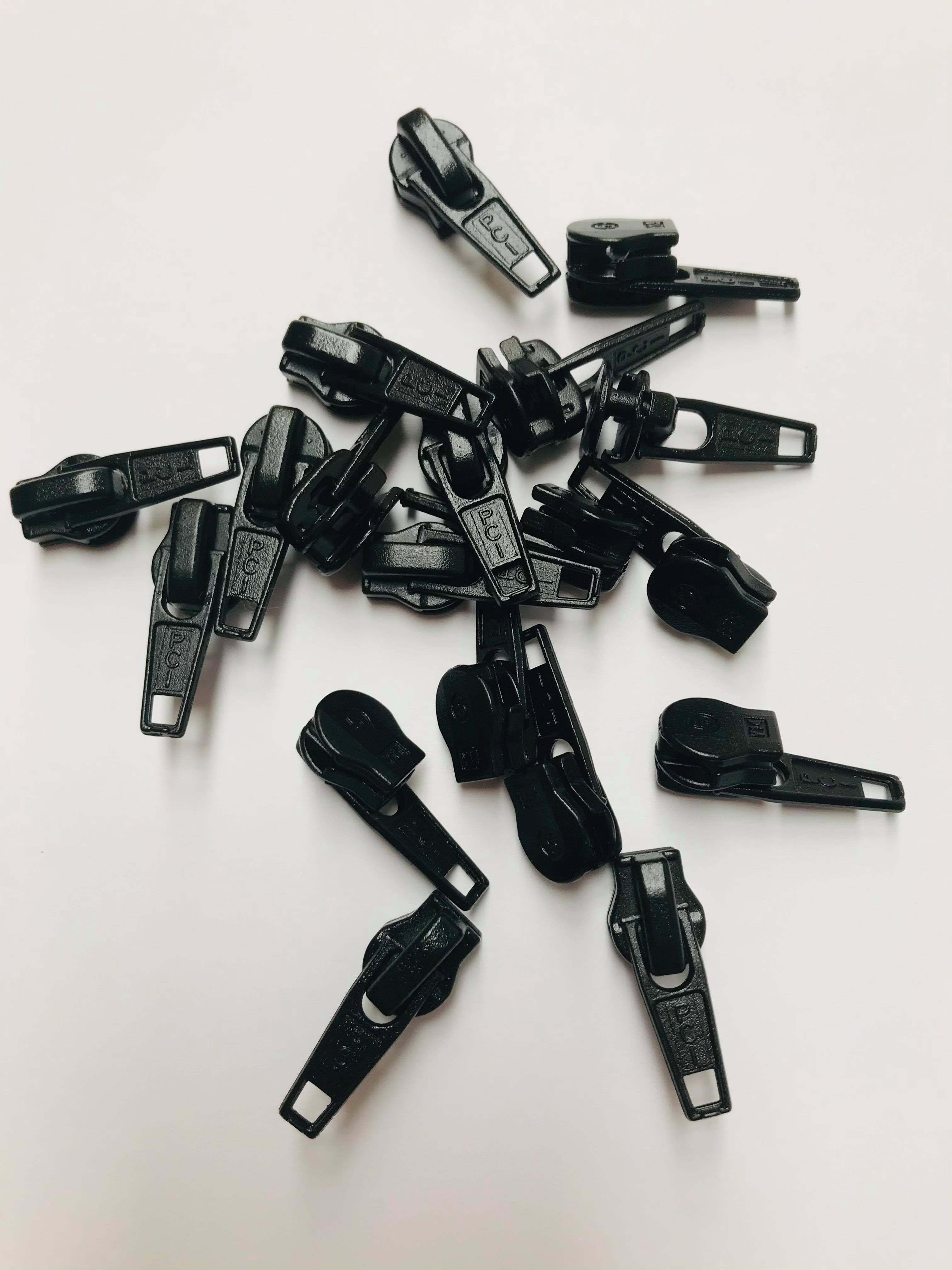 No.3 Slider - Black