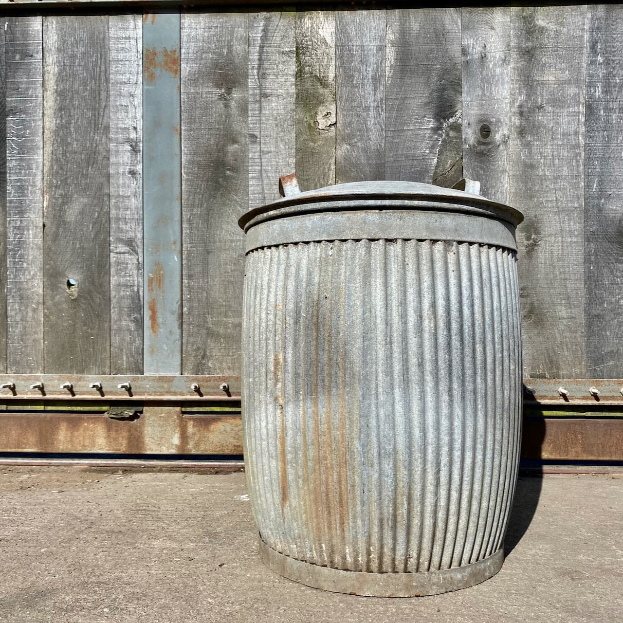 Vintage Dolly Tub with Lid
